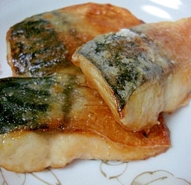 魚のカレー風味焼き